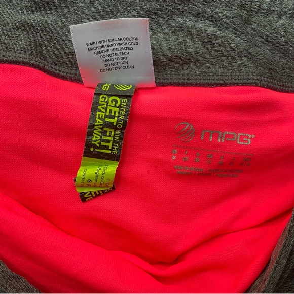 Running 🏃🏻‍♀️ shorts - Picture 5 of 5